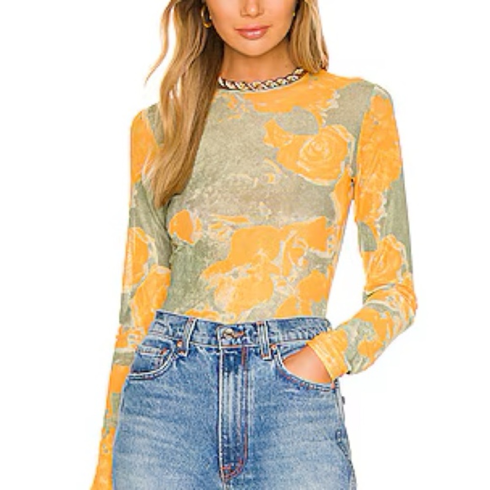 Long sleeve tee in decades yellow